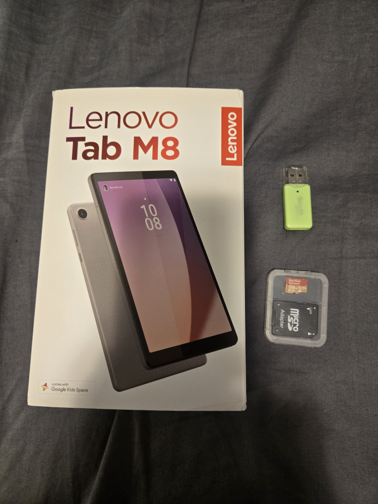Lenovo Tab M8 + 128 GB microSD card