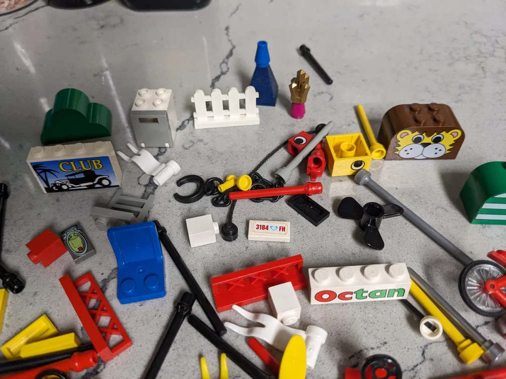 Sorted unique LEGO pieces image indicator(2)