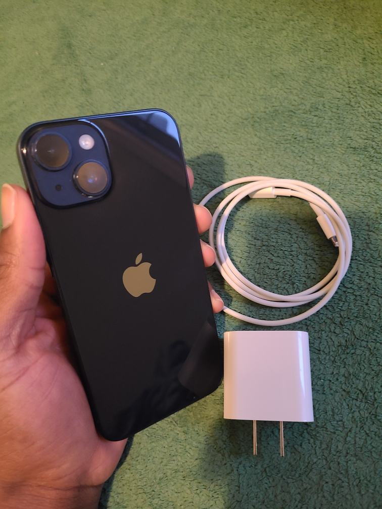 iPhone 14 - photo 2