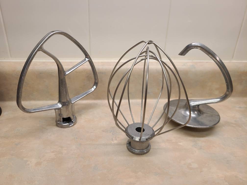 3 kitchenAid attachments + Bowl!!!
