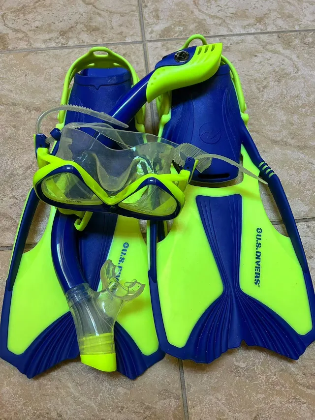 Kids' Snorkeling Set - Flippers, Mask & Snorkel image indicator(2)