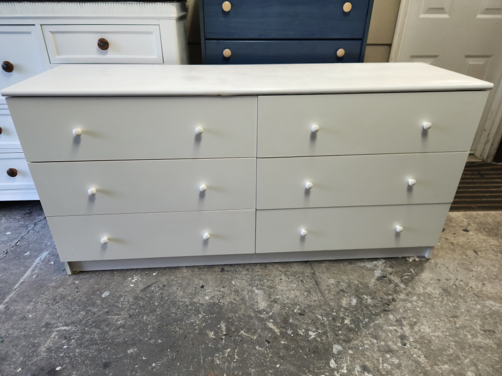 White Six-Drawer Dresser - photo 2