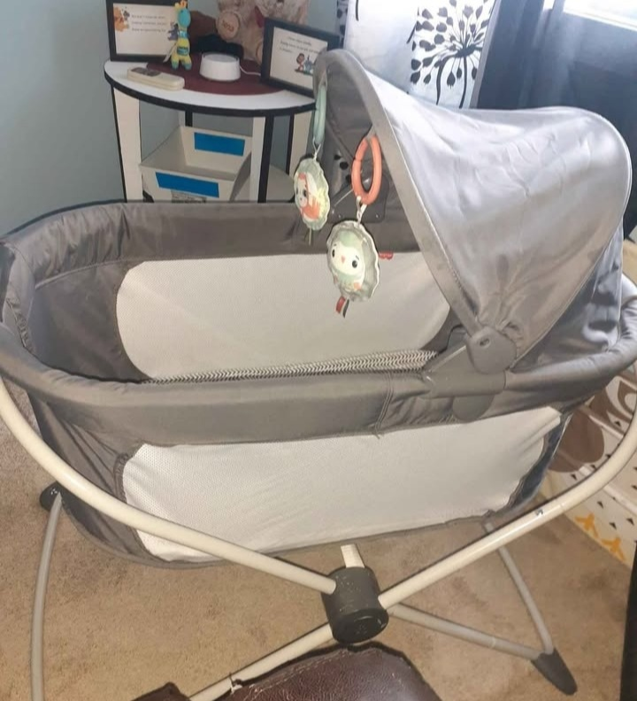 Fisher-Price Portable Baby Bassinet - photo 2