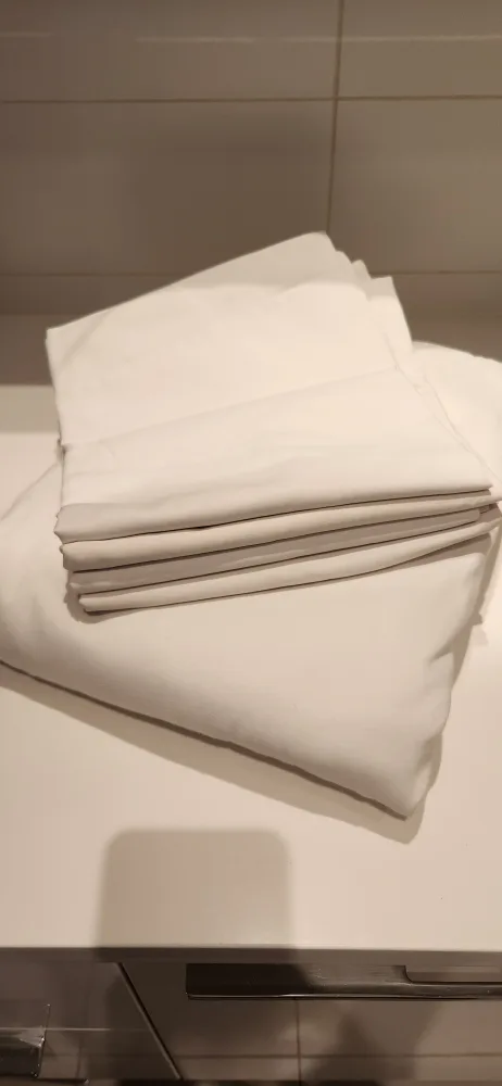 King Bottom Sheet & 4 Pillow Cases thumbnail