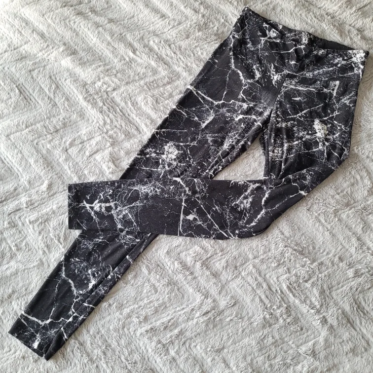Ardene Black and White Marble Leggings - Size S image indicator(2)