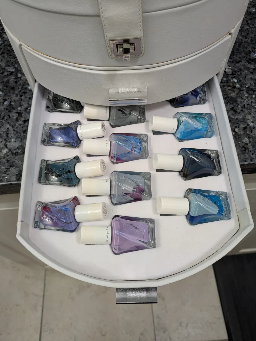 RARE, LIMITED EDITION Essie couture hat box image indicator(4)