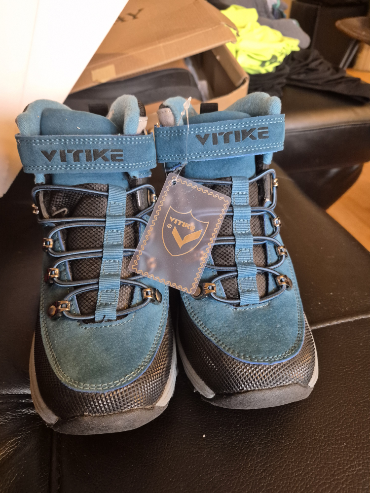 Kids' VITIKE Hiking Boots Size 34