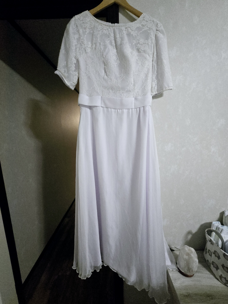 🏈white lace dress