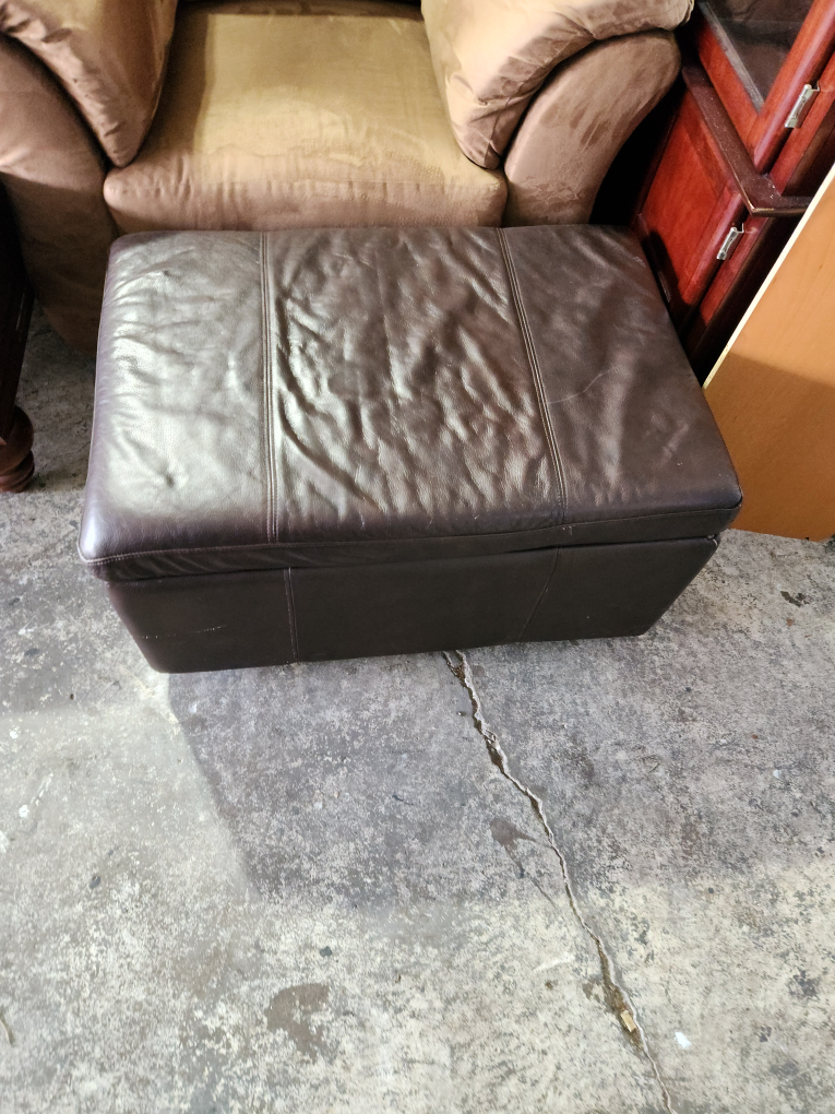 Brown Leather Storage Ottoman - photo 3