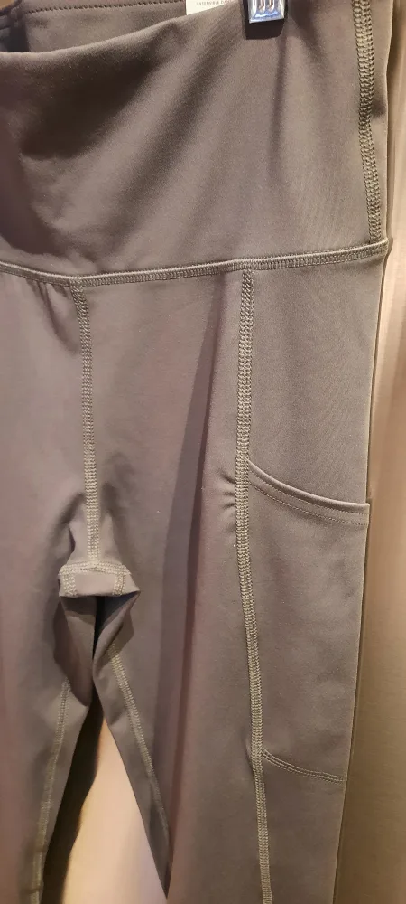 New American Eagle - Everything Pocket Leggings - Medium 🏈 image indicator(2)