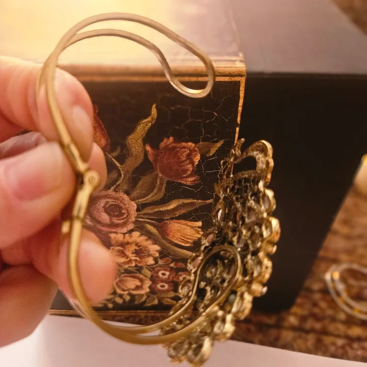 Gorgeous Peacock Cuff Bracelet image indicator(5)