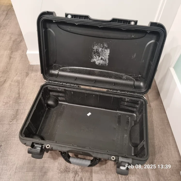 Nanuk 935 Hard Case Rolling Carry-on Suitcase image indicator(5)