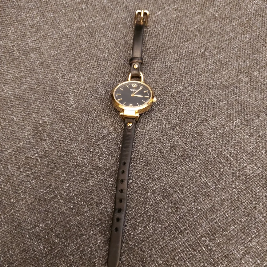 Fossil Women's Black Leather Watch (broken) image indicator(5)