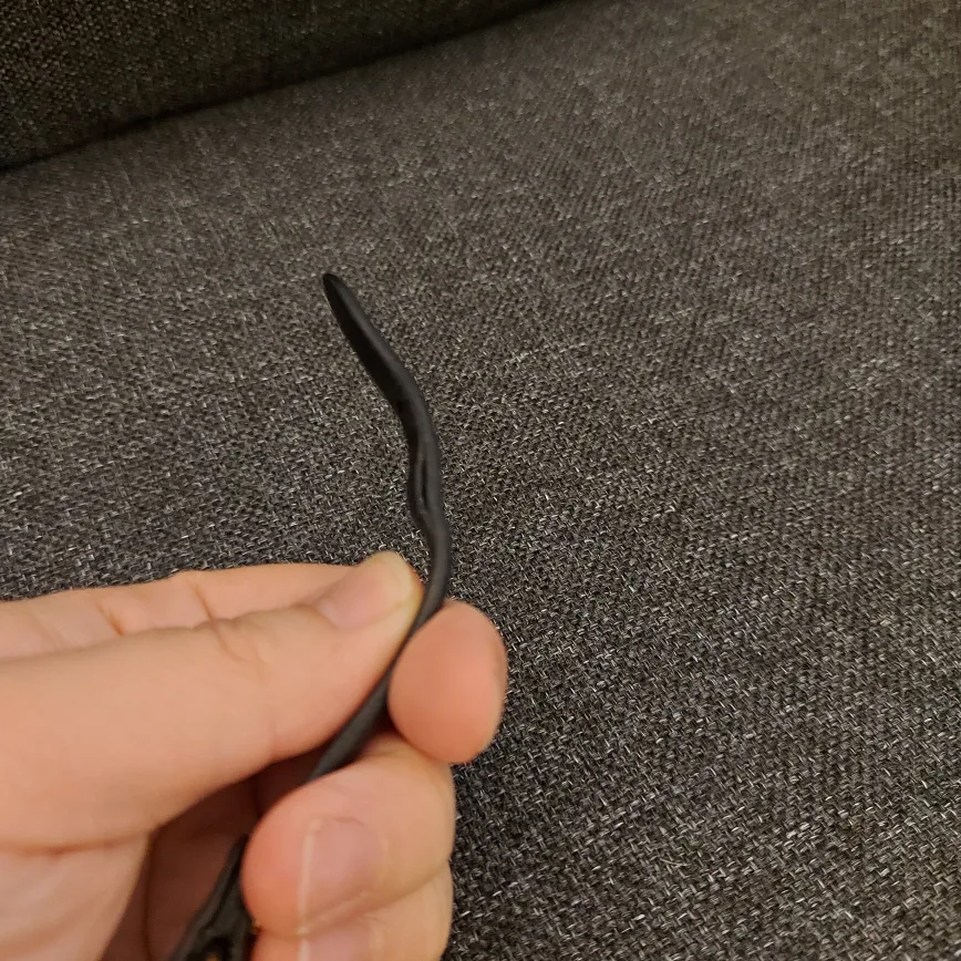 Fossil Women's Black Leather Watch (broken) image indicator(6)