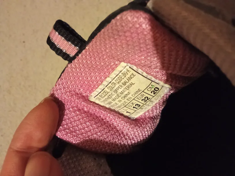 Girls' Skechers Size 1 Running Shoes image indicator(4)