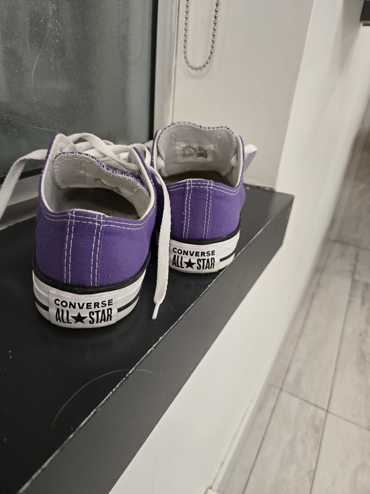 Purple Converse size 7 Women's - photo 3