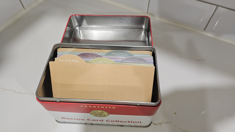 Campbell's Recipe Card Collection Tin With Recipes - photo 2