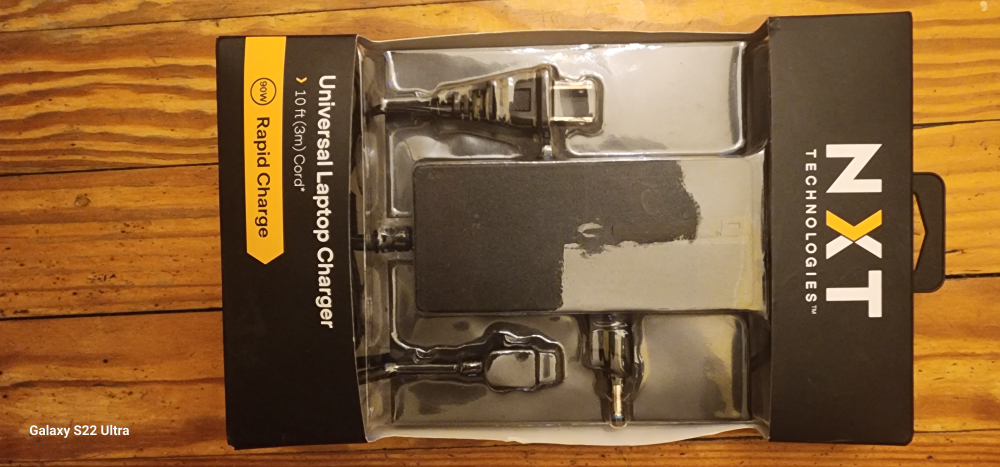 Universal Laptop Charger NXT Technologies 90W