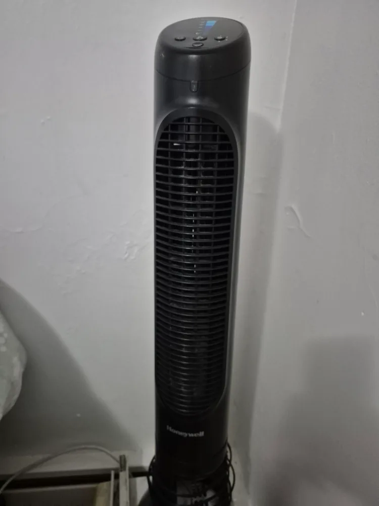 Honeywell QuietSet Tower Fan thumbnail