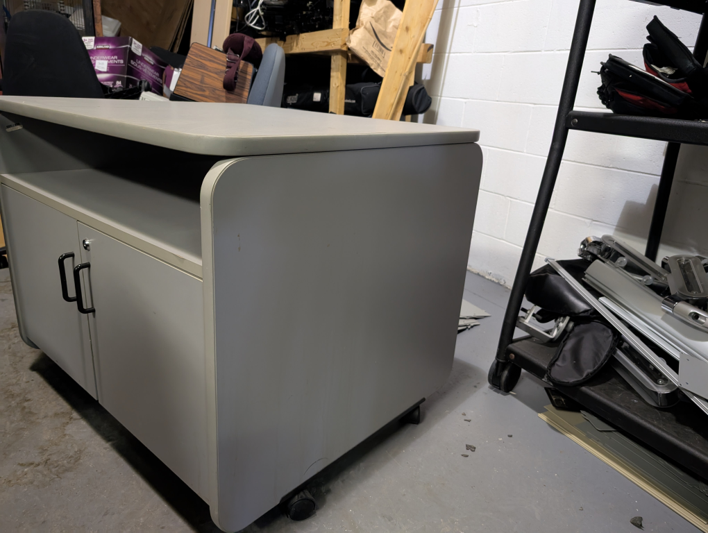 Mobile workstation with storage cabinet - photo 4