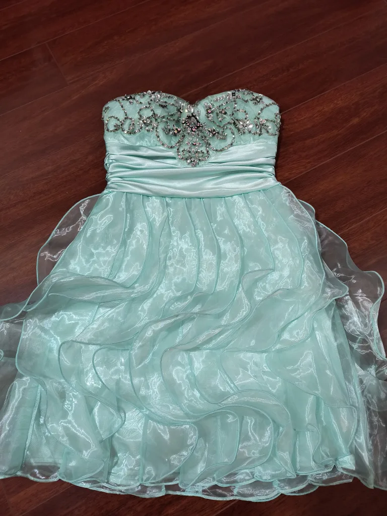 Prom dress thumbnail