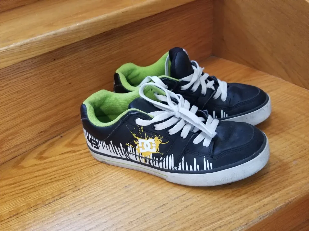 DC Court Graffik Skateboarding Shoe image indicator(3)