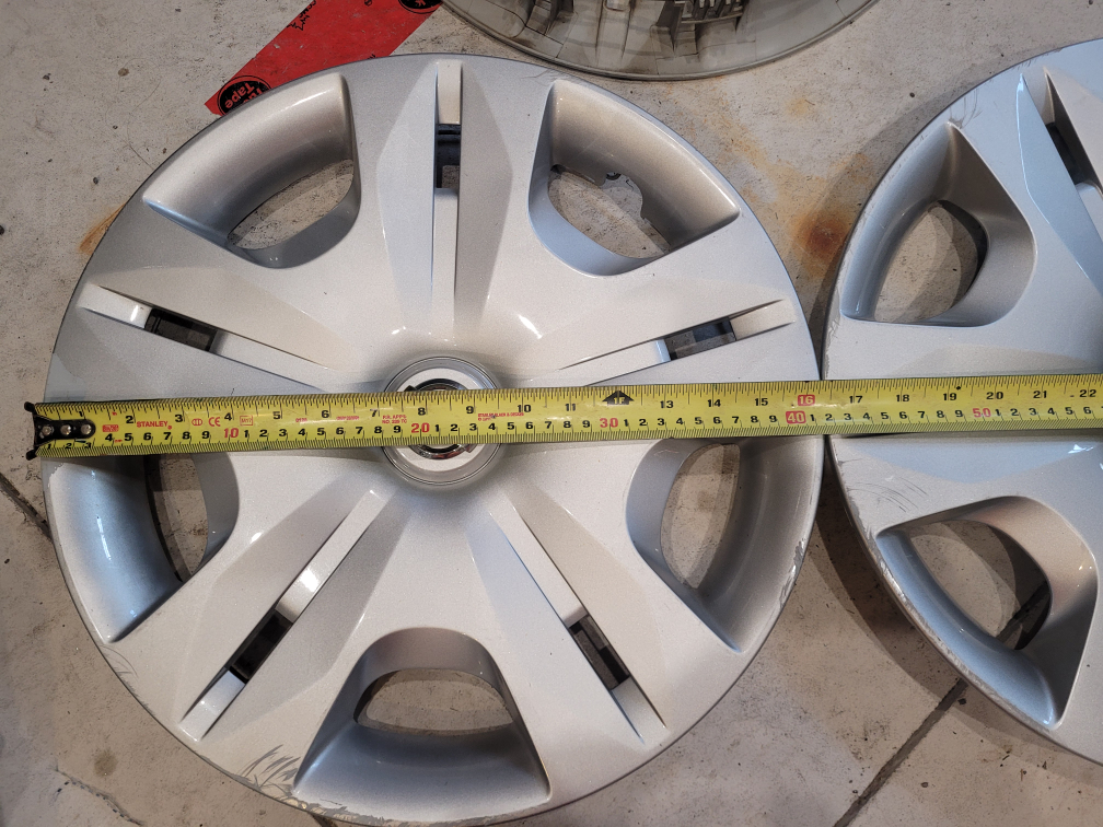 Nissan Hubcaps - photo 4