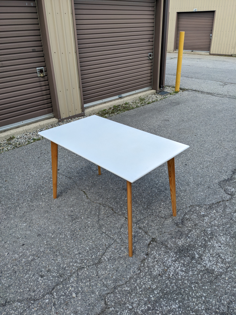 White Table with Wooden Legs - photo 3