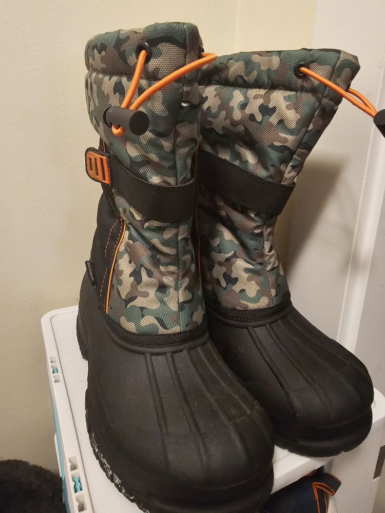 Kids' Camo Snow Boots Size 3