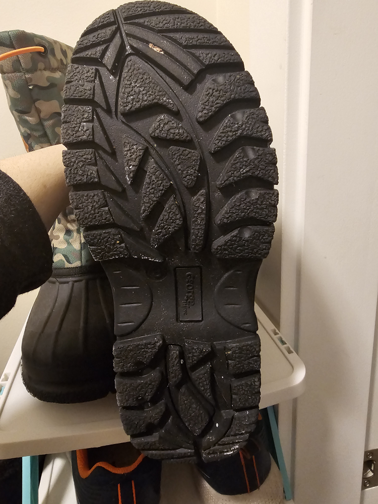 Kids' Camo Snow Boots Size 3 - photo 2