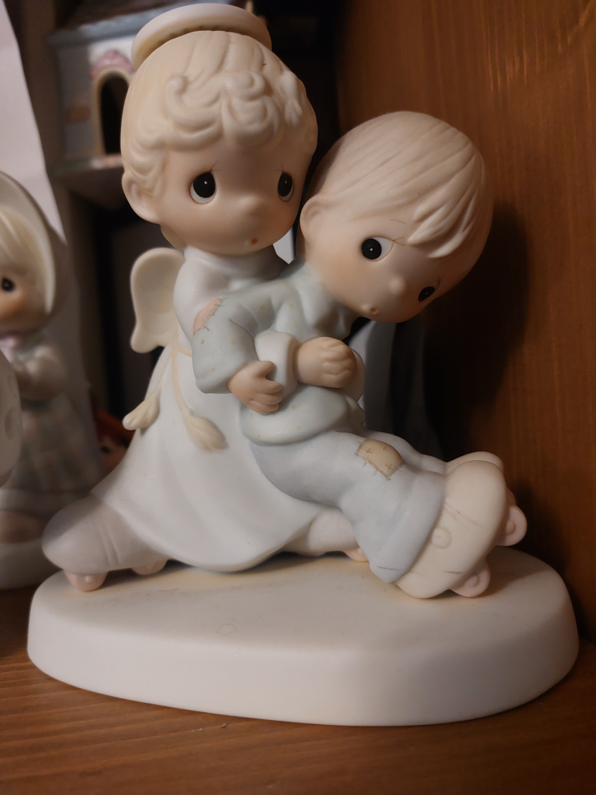 Precious Moments Figurines Collection - photo 4