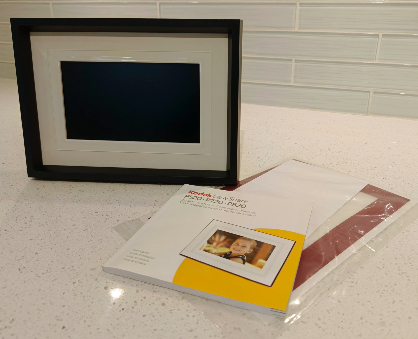 Kodak EasyShare P720 7" Digital Photo Frame - photo 2