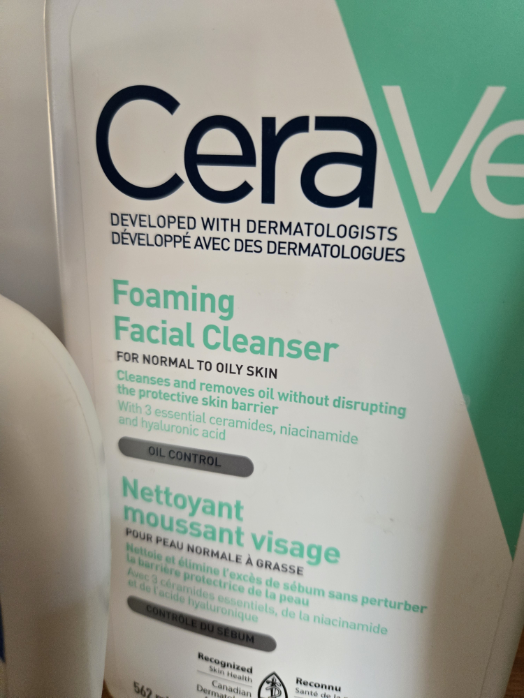 Free skincare shampoo and conditioner. - photo 3