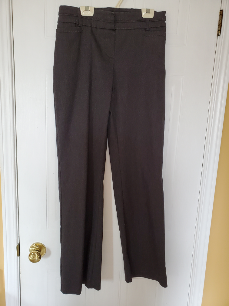 Women's sz 5 dark grey wrinkle free pants #freecycle