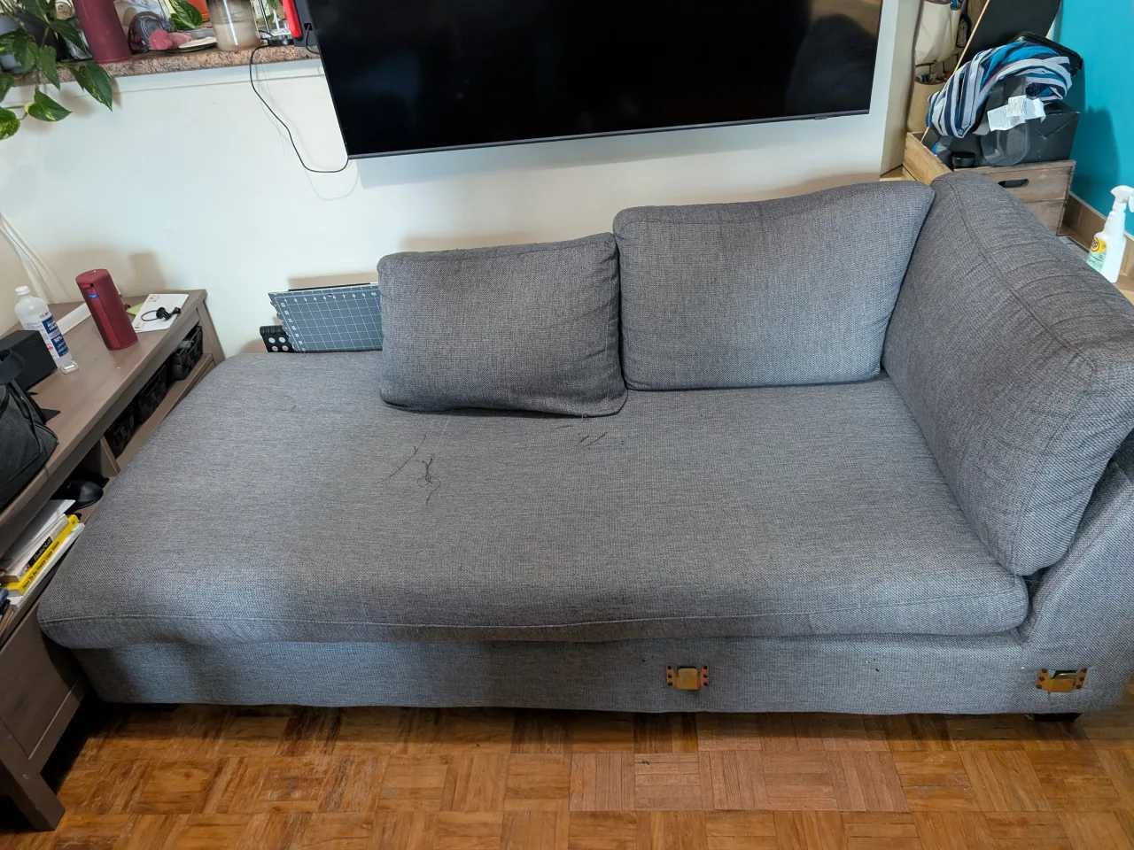 L shaped sectional couch,  with chaise on right side only image indicator(2)