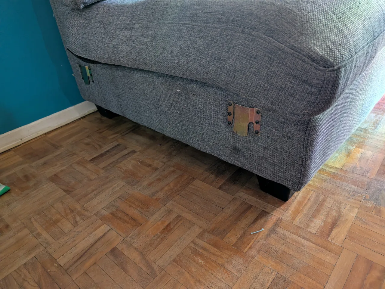 L shaped sectional couch,  with chaise on right side only image indicator(8)