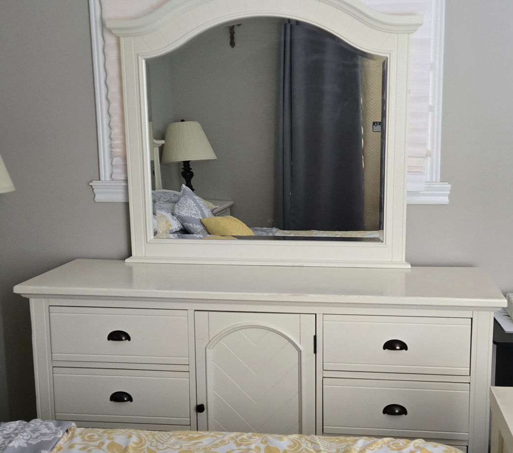 White Bedroom Set - Double Bed, Dresser, Mirror, 2 side tables - photo 5
