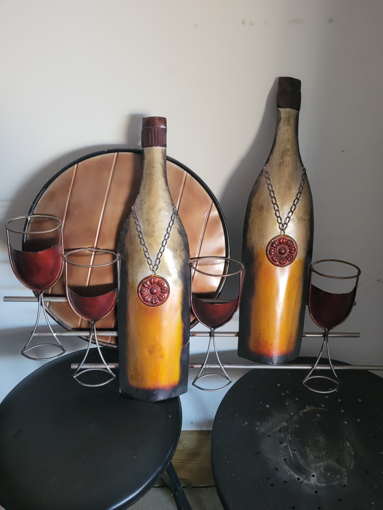 Metal Wine Bottle Wall Decor