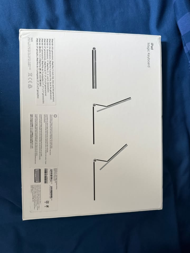 Apple magic keyboard  white Ipad pro 1-4 and Air 4 open box - photo 3