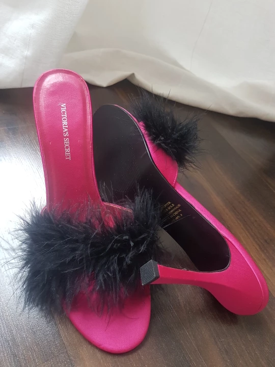 Victoria's Secret Pink Satin Feather Slippers - photo 2