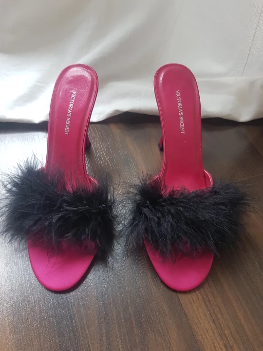Victoria's Secret Pink Satin Feather Slippers - photo 3
