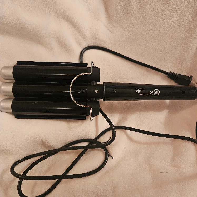 Cortex Beauty 3-Barrel Hair Waver image indicator(2)