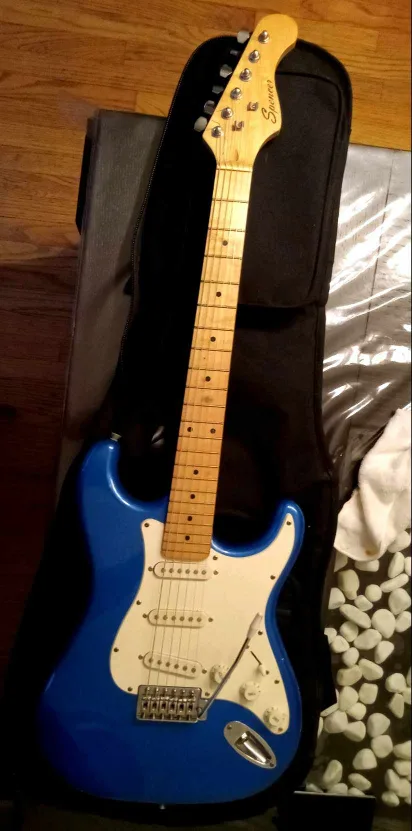 Blue Squier Electric Guitar with Gig Bag image indicator(4)