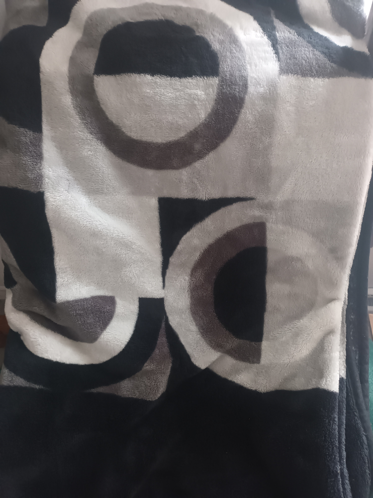 Soft Fleece Throw Blanket - Geometric Design