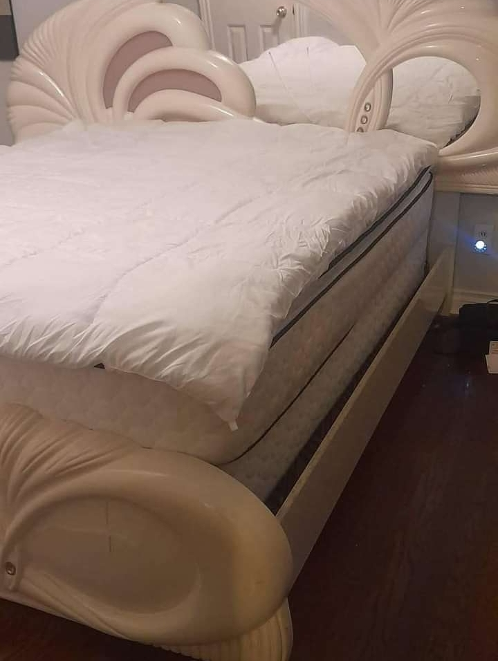 Elegant Queen Bedroom Set - Cream and Beige