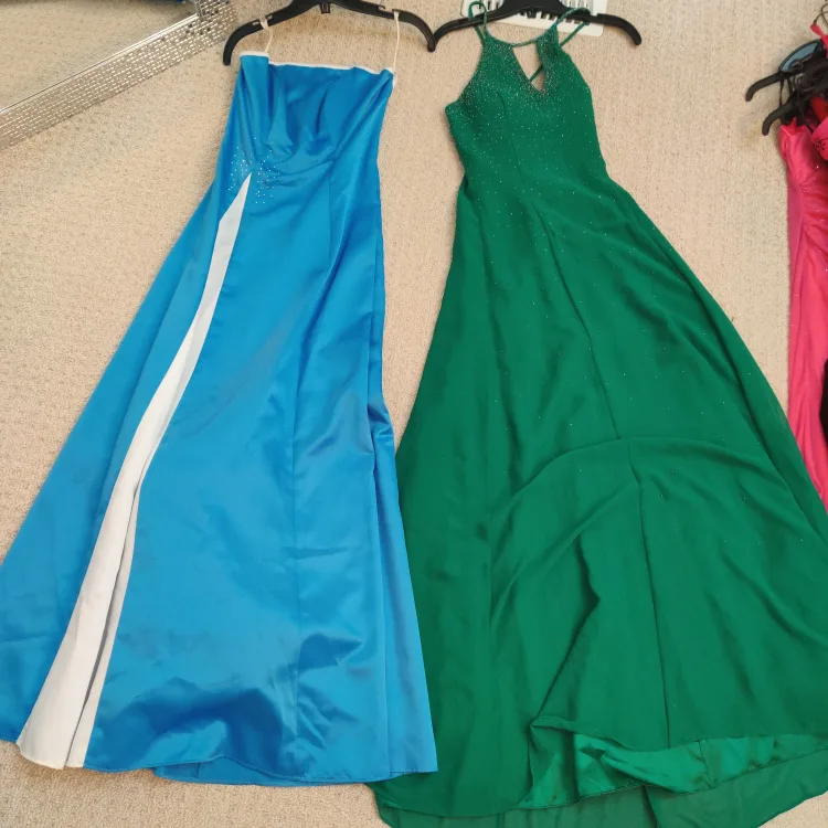Lot of 10 Formal Dresses - Various Styles and Colours image indicator(5)