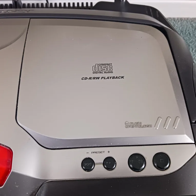 Sony Boombox image indicator(4)