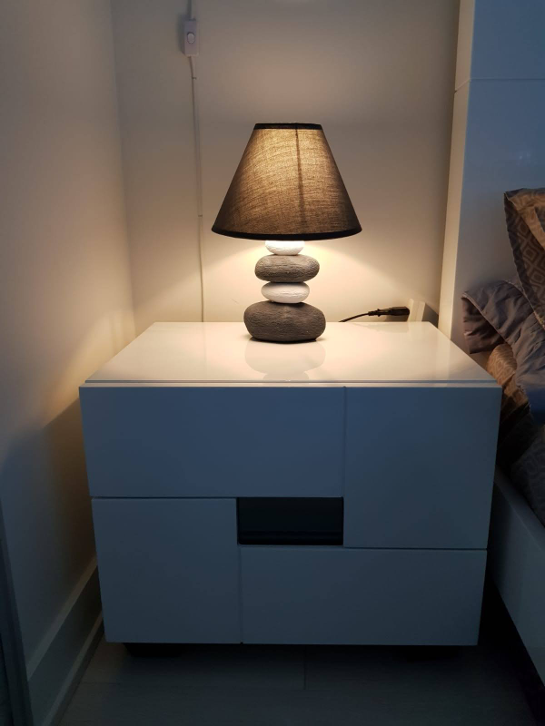 MOVING OUT SALE- Modern White Bedroom Set - Queen Size - photo 2