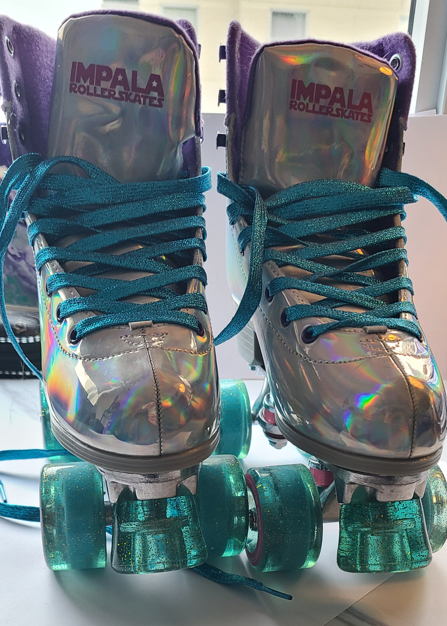 NEW in box - Impala Roller Skates - Holographic Size 7 - photo 4