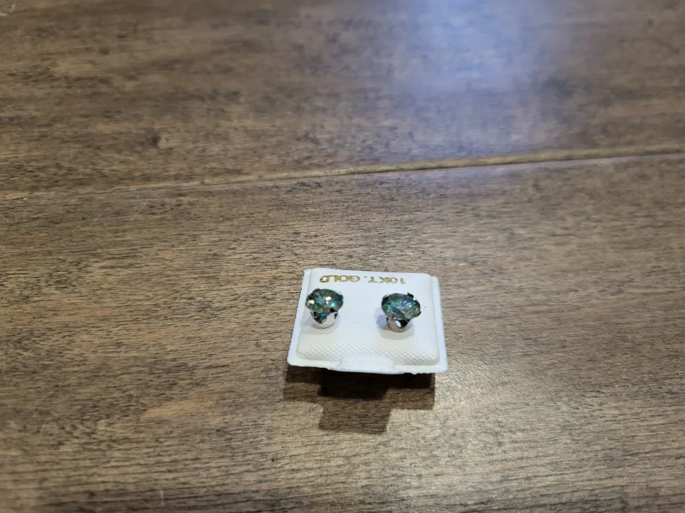 10kt Gold Blue Moissanite Stud Earrings image indicator(4)